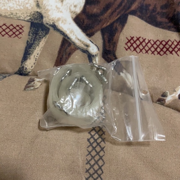 I am selling a bra in size 40B. - Picture 4 of 4